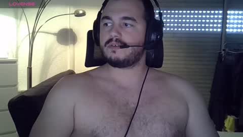 Snapshot of mathou34 chatting on December 11, 10:25 am Mathou online show from December 11, 10:25 am