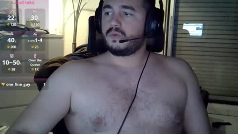 Snapshot of mathou34 chatting on December 18, 8:14 pm Mathou online show from December 18, 8:14 pm