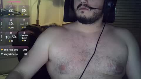 Snapshot of mathou34 chatting on December 19, 9:38 pm Mathou online show from December 19, 9:38 pm