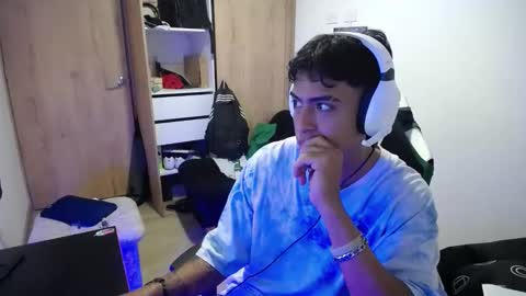 Snapshot of matias_bianco01 chatting on September 30, 3:44 am matias online show from September 30, 3:44 am