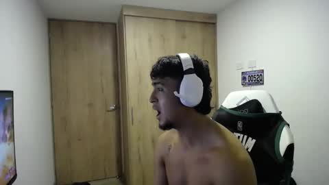 Snapshot of matias_bianco01 chatting on October 29, 6:15 am matias online show from October 29, 6:15 am