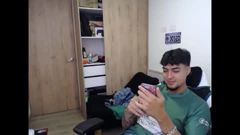 Snapshot of matias_bianco01 chatting on October 30, 8:09 pm matias online show from October 30, 8:09 pm