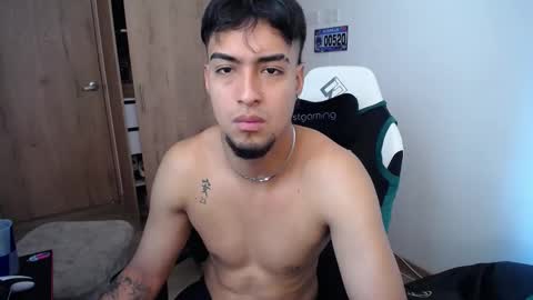 Snapshot of matias_bianco01 chatting on November 5, 7:36 pm matias online show from November 5, 7:36 pm