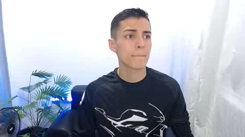 Snapshot of matiius18 chatting on September 12, 1:55 pm Matias online show from September 12, 1:55 pm