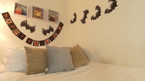 Snapshot of matilda_69x chatting on October 31, 2:01 am Matilda online show from October 31, 2:01 am