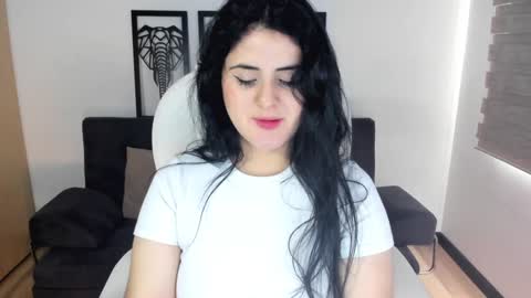 Snapshot of matilda_sweet18 chatting on January 26, 5:23 pm Lucia online show from January 26, 5:23 pm