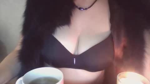 Snapshot of matilda_ua chatting on October 22, 8:52 pm matilda ua online show from October 22, 8:52 pm