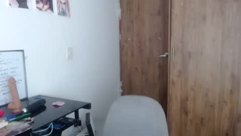 Snapshot of matilde27 chatting on December 24, 5:02 pm Daniela online show from December 24, 5:02 pm