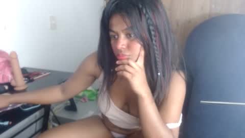 Snapshot of matilde27 chatting on December 29, 1:13 am Daniela online show from December 29, 1:13 am