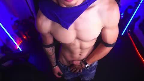 Snapshot of matiusdf chatting on November 7, 8:25 am matius online show from November 7, 8:25 am