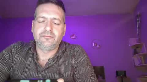 Snapshot of matrike1 chatting on March 28, 11:26 pm matrike1 online show from March 28, 11:26 pm