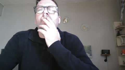 Snapshot of matrike1 chatting on April 14, 2:12 pm matrike1 online show from April 14, 2:12 pm