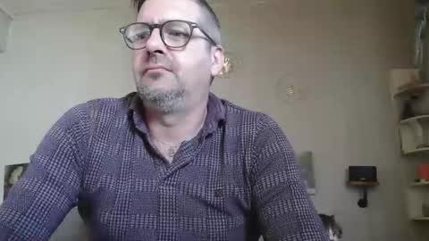 Snapshot of matrike1 chatting on April 16, 1:12 pm matrike1 online show from April 16, 1:12 pm