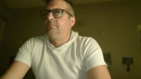 Snapshot of matrike1 chatting on April 18, 10:21 pm matrike1 online show from April 18, 10:21 pm