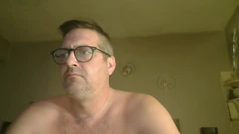 Snapshot of matrike1 chatting on April 19, 6:10 pm matrike1 online show from April 19, 6:10 pm
