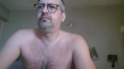 Snapshot of matrike1 chatting on May 17, 7:50 am matrike1 online show from May 17, 7:50 am