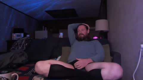 Snapshot of matross43 chatting on February 18, 10:06 pm matross43 online show from February 18, 10:06 pm