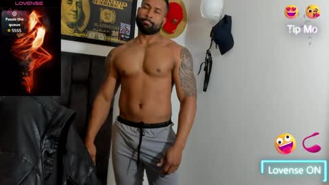 matt rodriguez92 online show from April 1, 1:41 pm