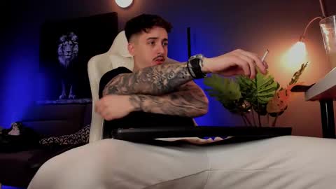 Snapshot of matt_thestud chatting on February 3, 7:35 am Matt online show from February 3, 7:35 am