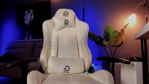 Snapshot of matt_thestud chatting on February 12, 7:14 am Matt online show from February 12, 7:14 am