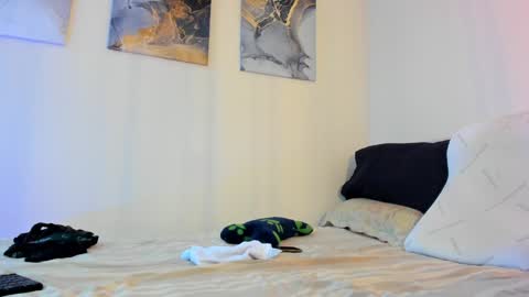 Snapshot of mattbauman94 chatting on December 18, 10:46 pm ig mattventure94 online show from December 18, 10:46 pm