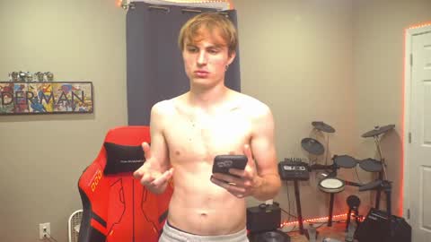 Snapshot of mattcashxxx chatting on June 6, 1:11 am Matt Cash online show from June 6, 1:11 am