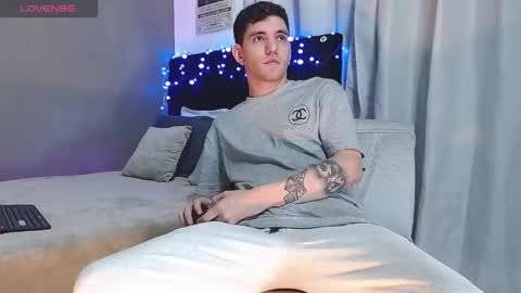 Snapshot of matteo12_ chatting on November 19, 3:39 am ---Matteo--- online show from November 19, 3:39 am