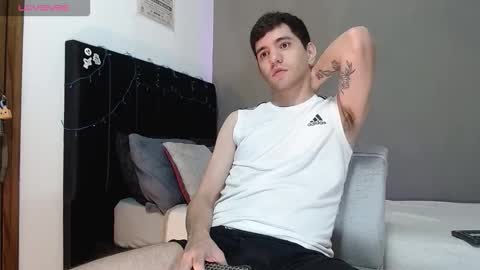 ---Matteo--- online show from December 17, 5:02 am