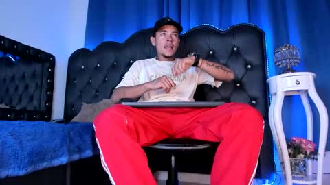 Matteo online show from April 22, 3:20 am