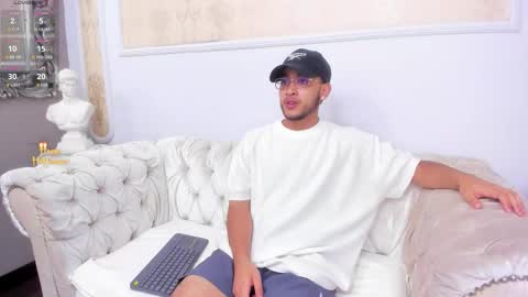 MatteoRicci  online show from November 1, 8:11 pm