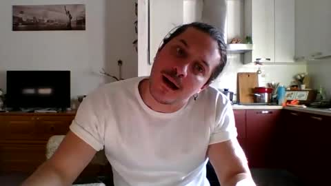 Snapshot of matteushh87 chatting on January 16, 8:33 am matteushh87 online show from January 16, 8:33 am