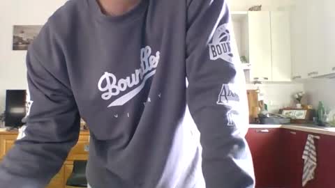 Snapshot of matteushh87 chatting on February 18, 10:49 am matteushh87 online show from February 18, 10:49 am