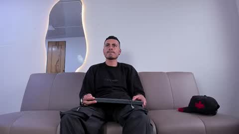 Snapshot of matthewcullenn chatting on November 27, 6:21 pm Matthew online show from November 27, 6:21 pm