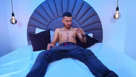 Matthew online show from February 15, 8:27 pm