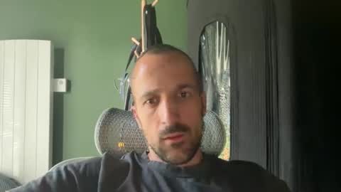 M online show from May 31, 3:41 pm
