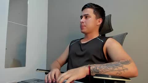 Snapshot of mattiwsmorris_ chatting on December 5, 6:11 am mattiwsmorris_ online show from December 5, 6:11 am