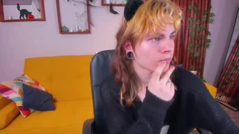 Snapshot of mattmarnee chatting on November 4, 10:36 am mattmarnee online show from November 4, 10:36 am