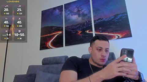 Snapshot of mattsaill_ chatting on January 4, 4:00 pm mattsaill_ online show from January 4, 4:00 pm