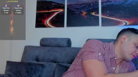 Snapshot of mattsaill_ chatting on January 7, 12:03 am mattsaill_ online show from January 7, 12:03 am