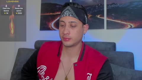 Snapshot of mattsaill_ chatting on January 17, 3:23 am mattsaill_ online show from January 17, 3:23 am