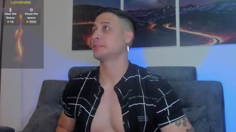 Snapshot of mattsaill_ chatting on January 22, 1:42 am mattsaill_ online show from January 22, 1:42 am