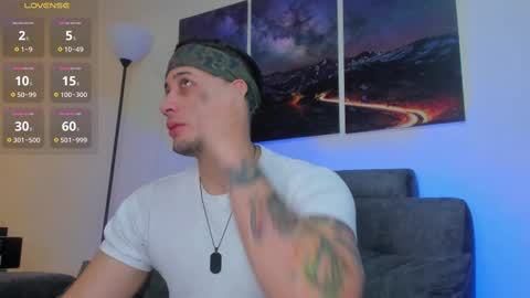 Snapshot of mattsaill_ chatting on February 21, 11:44 am mattsaill_ online show from February 21, 11:44 am