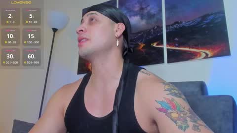 Snapshot of mattsaill_ chatting on February 23, 3:13 am mattsaill_ online show from February 23, 3:13 am