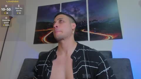 Snapshot of mattsaill_ chatting on February 25, 1:30 am mattsaill_ online show from February 25, 1:30 am