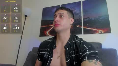 Snapshot of mattsaill_ chatting on October 5, 1:31 pm mattsaill_ online show from October 5, 1:31 pm