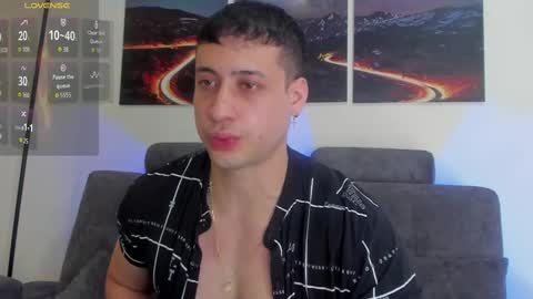 Snapshot of mattsaill_ chatting on October 8, 1:42 pm mattsaill_ online show from October 8, 1:42 pm