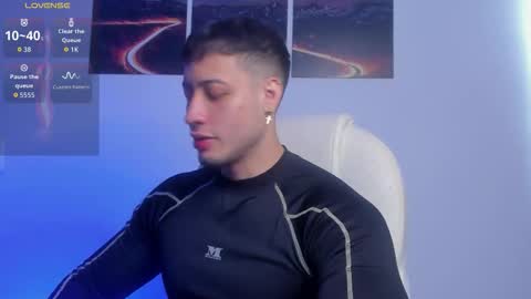 Snapshot of mattsaill_ chatting on October 17, 1:25 pm mattsaill_ online show from October 17, 1:25 pm