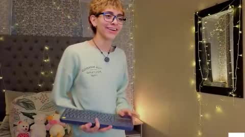 matty_spark online show from January 7, 1:13 pm