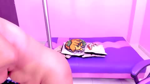 Snapshot of mature__bitch chatting on March 2, 6:40 pm call me samantha online show from March 2, 6:40 pm