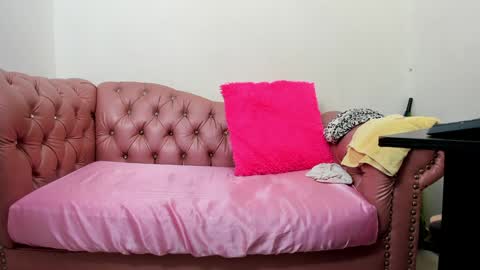 Snapshot of mature_beautiful chatting on December 28, 12:24 pm Lucy online show from December 28, 12:24 pm